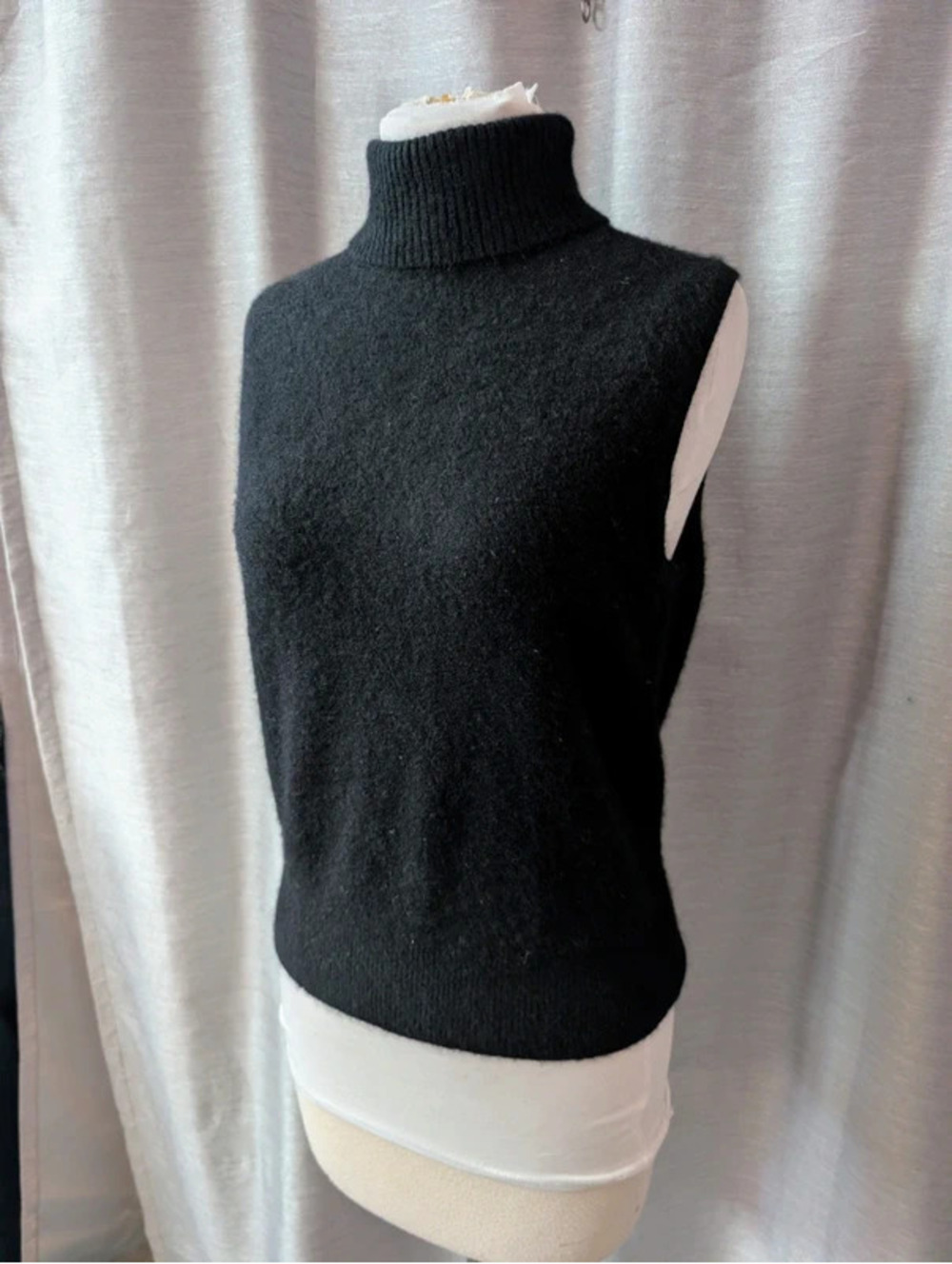 Black 2 Ply 100% Cashmere Lord & Taylor Tank Sweater XL